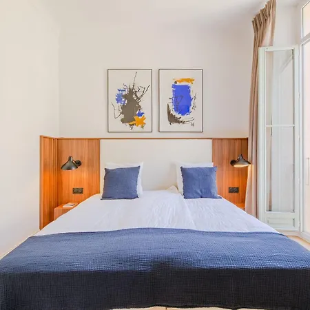 La Guitare 24 - In Center Of Cannes, Just Behind Grand